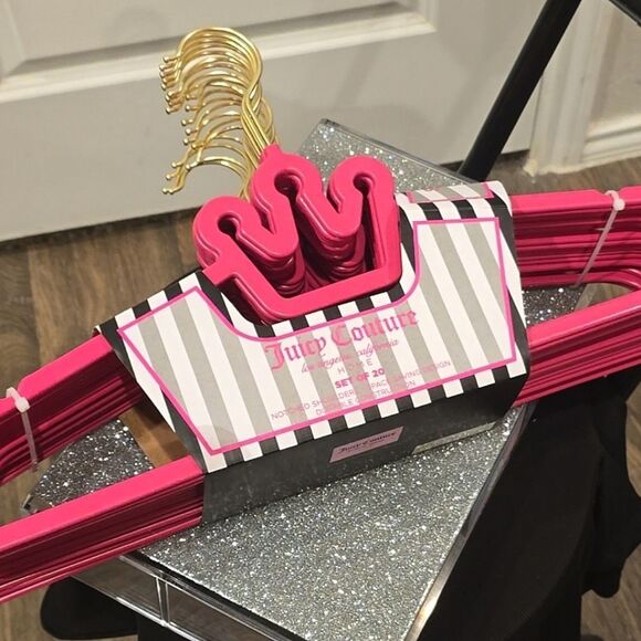 Juicy Couture Notched Shoulder Space Saving Crown Top Set of 20 Hangers- Pink - Picture 2 of 13